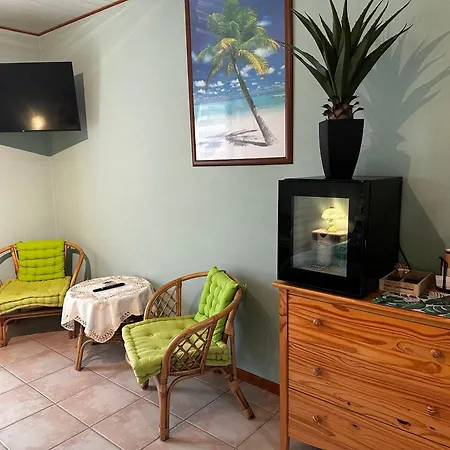 Oasis Des Corbieres Bed & Breakfast *