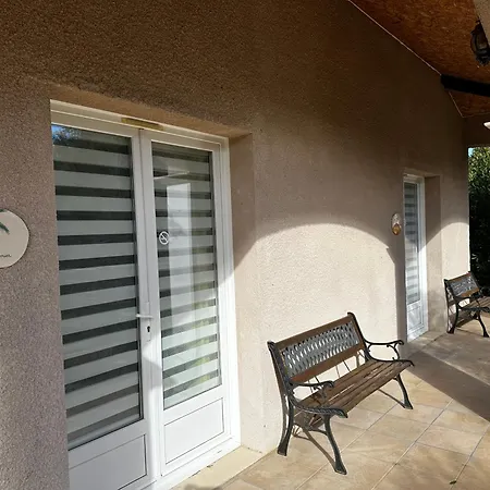 Oasis Des Corbieres Bed & Breakfast
