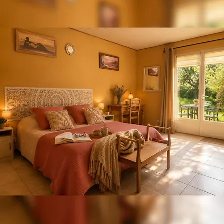 Oasis Des Corbieres Bed & Breakfast